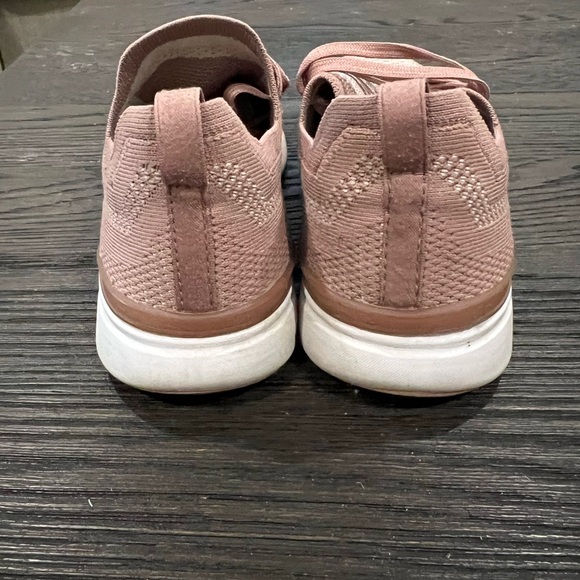 APL Sneaker - Picture 4 of 6